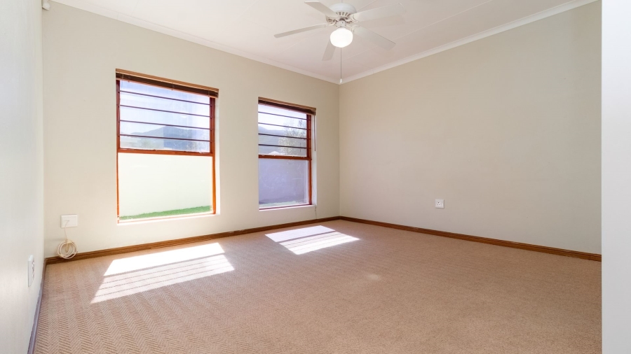 3 Bedroom Property for Sale in Sandbaai Western Cape